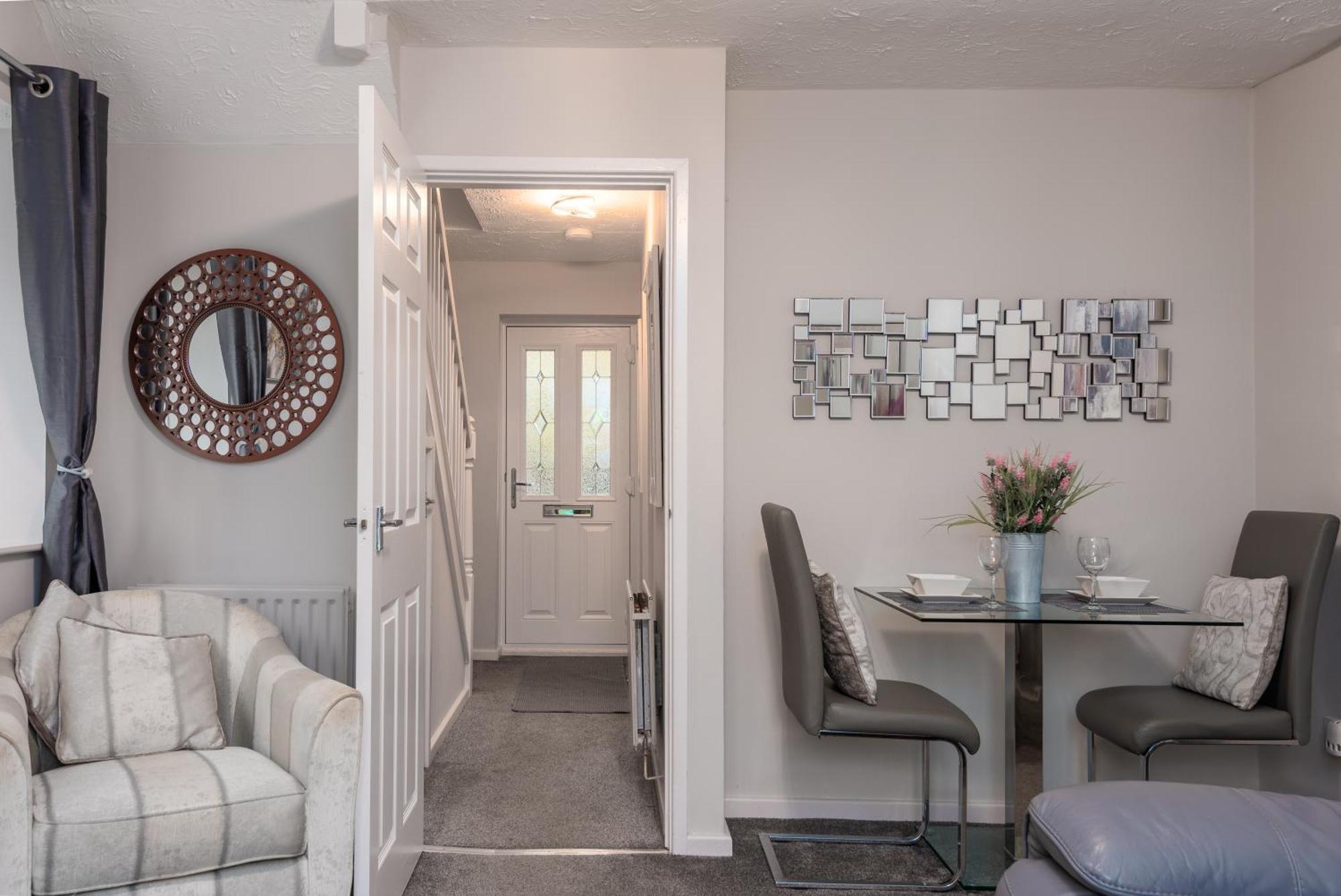Worcester Fabulous Cherry Tree Mews Self Check In Dogs Welcome By Prior Arrangement , 2 Double Bedrooms ,Super Fast Wi-Fi, With Free Off Road Parking For 2 Vehicles Near Royal Hospital And Woodland Walks Zewnętrze zdjęcie