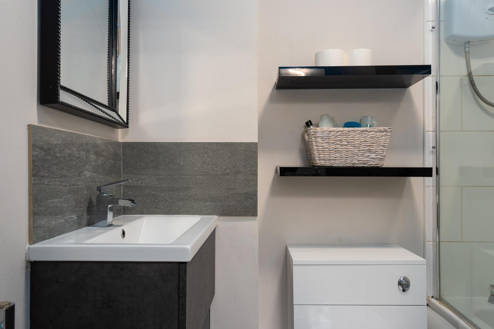 Worcester Fabulous Cherry Tree Mews Self Check In Dogs Welcome By Prior Arrangement , 2 Double Bedrooms ,Super Fast Wi-Fi, With Free Off Road Parking For 2 Vehicles Near Royal Hospital And Woodland Walks Zewnętrze zdjęcie